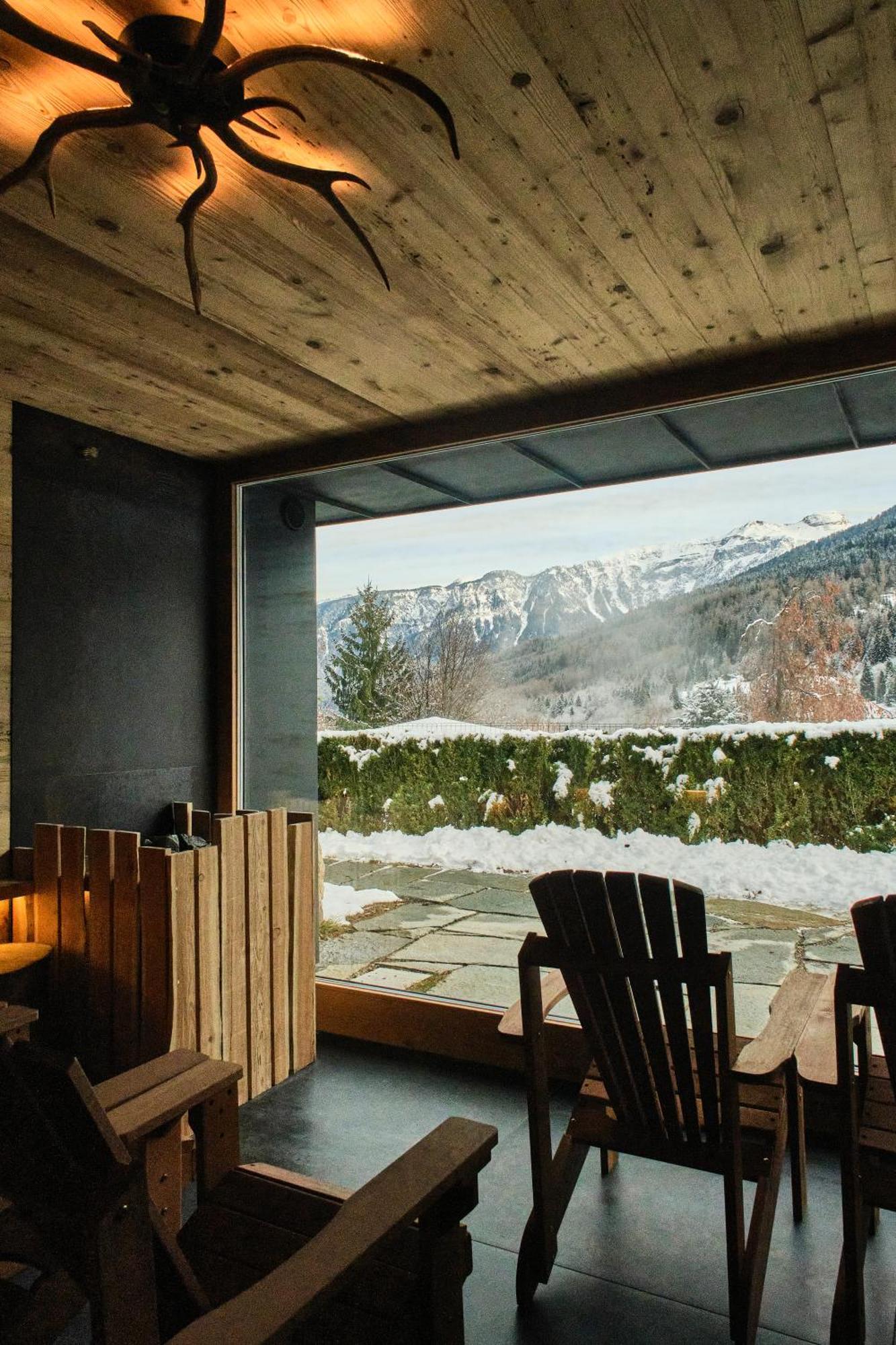 Boutique Hotel E Chalets Salvadori Mezzana  Exterior foto